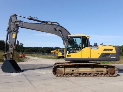 01 volvo ec220dl bm3325dsc00003.jpeg